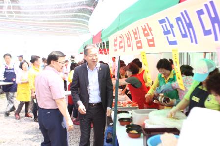 영화동 불우이웃돕기 보리축제 성황리 개최